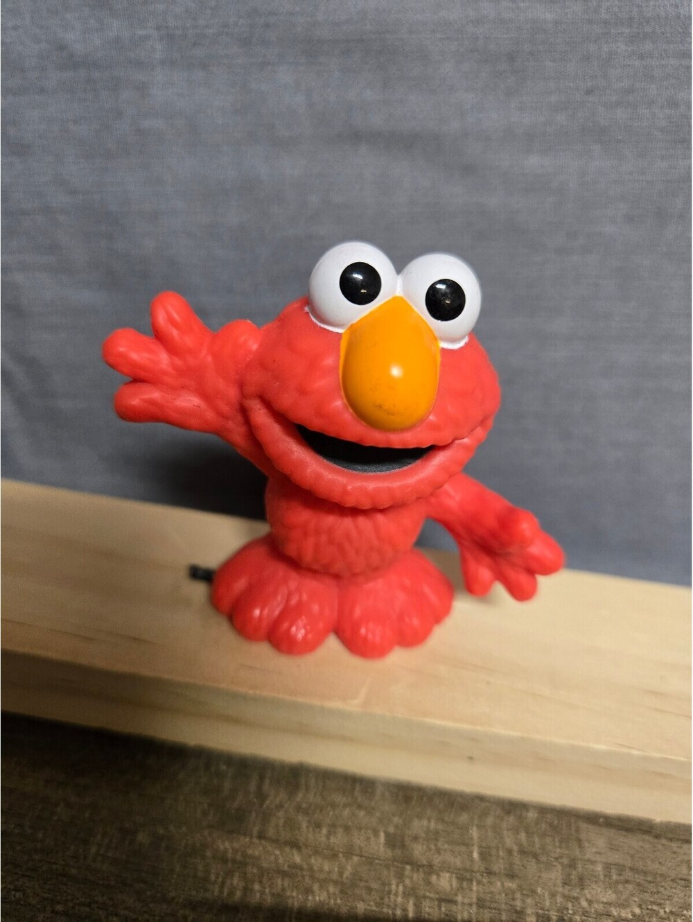Elmo plastic figure